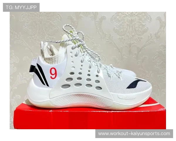 足球球星穿鞋尺码揭秘 各大球员鞋码大小对比与选择原因分析 足球球星穿鞋尺码揭秘 各大球员鞋码大小对比与选择原因分析