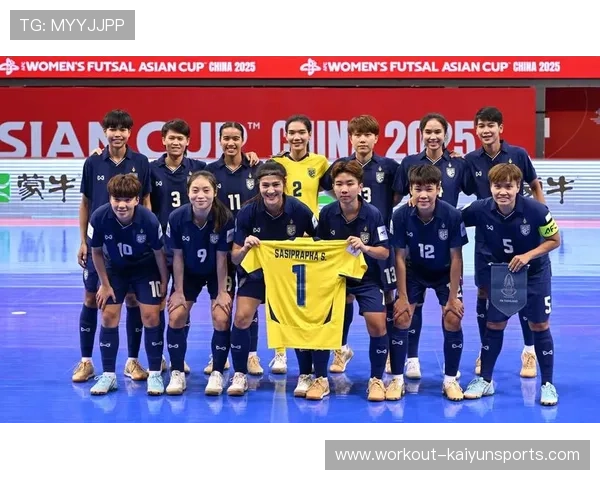 足球队飞出来的球星是谁 揭秘其背后的成长与崛起之路